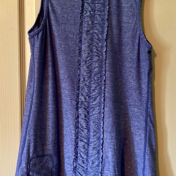 Lululemon Tank - Picture 2 of 4